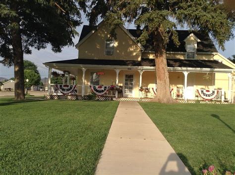 Bed and breakfast parowan utah - At Lizzie’s, guests are indulged with delectable breakfasts and a warm, inviting historic atmosphere. Lizzie's Heritage Inn | Parowan UT Lizzie's Heritage Inn, Parowan, Utah. 31,541 likes · 42 talking about this · 517 were here. 